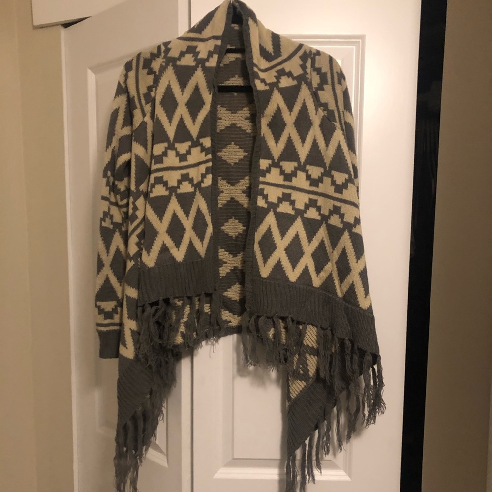 Beige & grey open shrug
